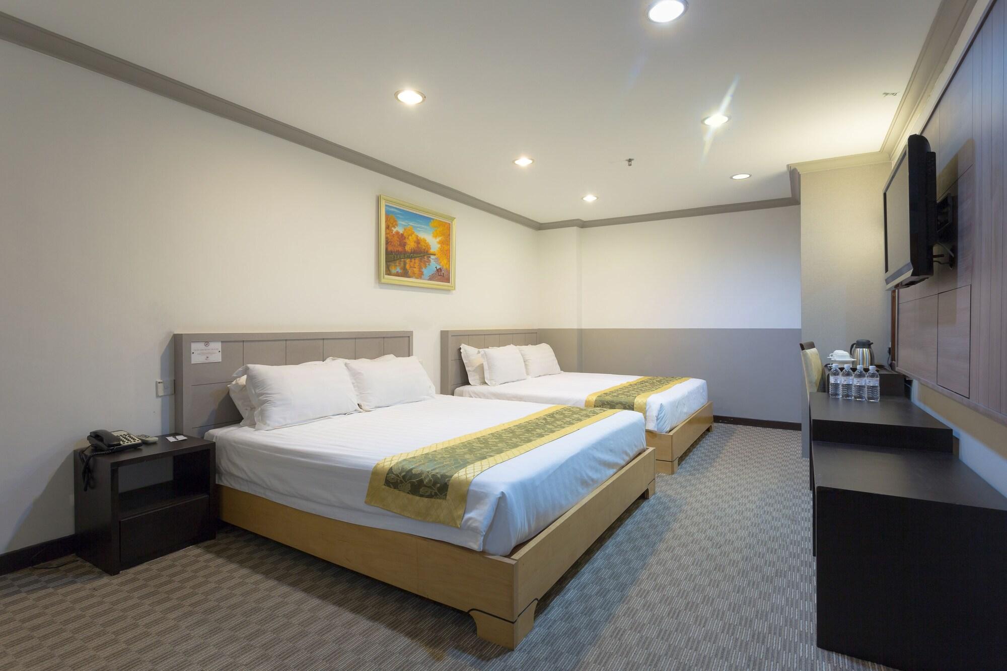 Hotel Hallmark Leisure