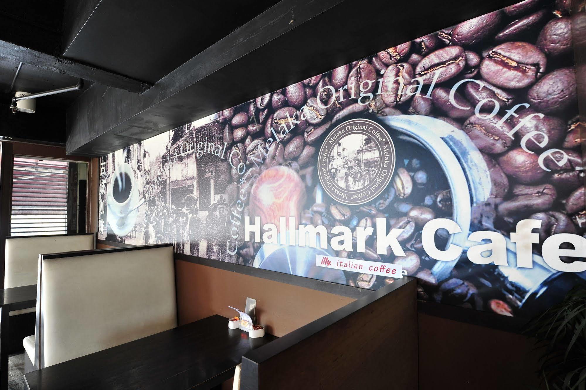 Hallmark Leisure Hotel 3*